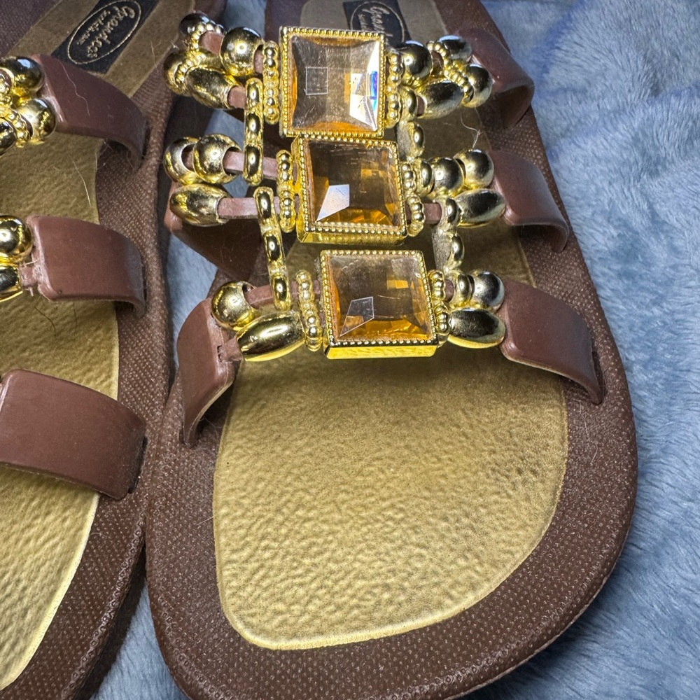 Grandco Women's Gold Beaded Sandals
Strappy Size 8 Brand New - Picture 5 of 9